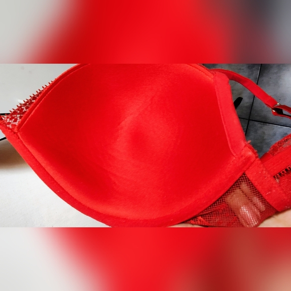 victoriabSecret Elegant Red Lace Bralette - Picture 10 of 16